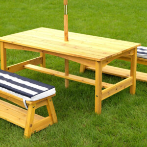 outdoor-table